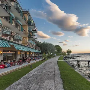https://hotel-nettuno-brenzone.hotelinveneto.com